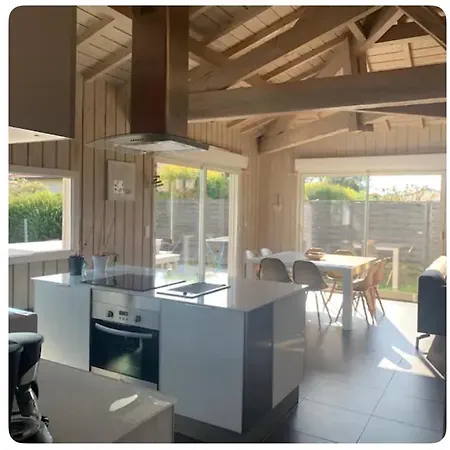 Maison Bois Au Calme Holiday home Gujan-Mestras