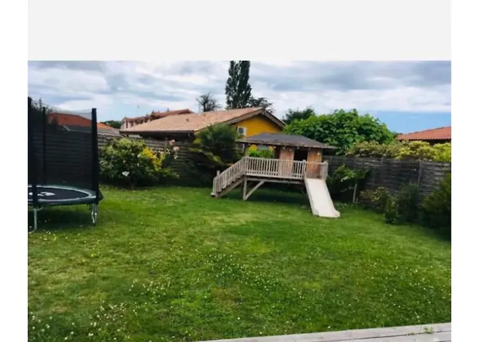 Holiday home Maison Bois Au Calme *