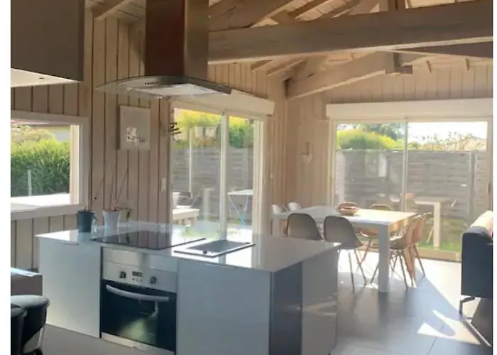 Maison Bois Au Calme Holiday home Gujan-Mestras